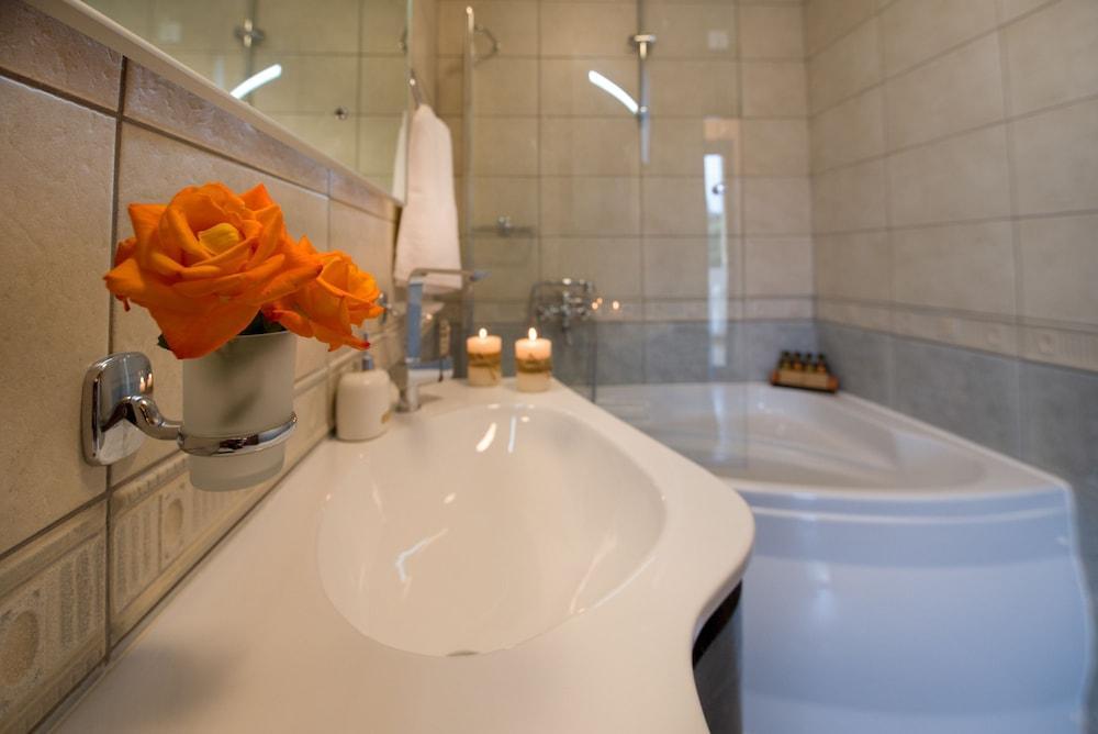 Casa Leone Suites Stalós Eksteriør bilde