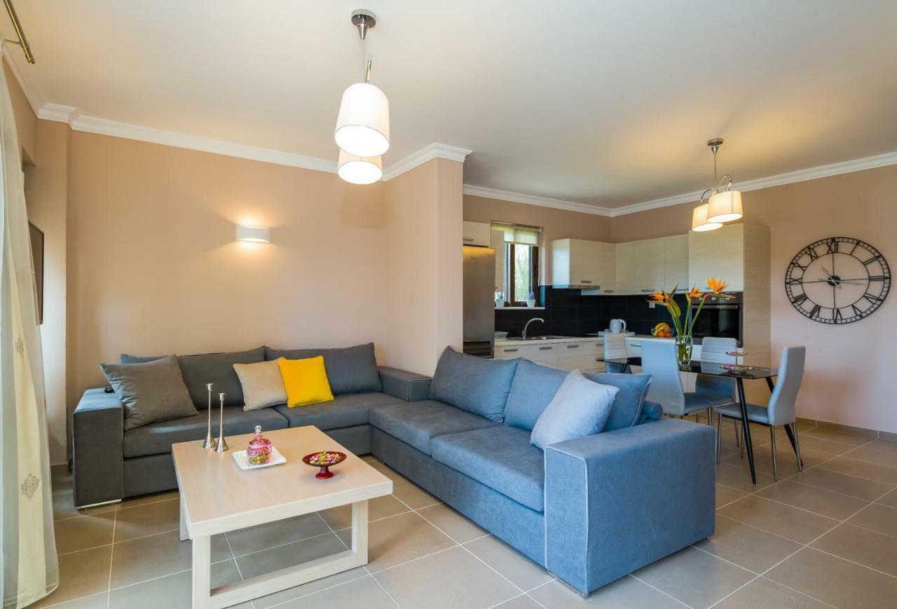 Casa Leone Suites Stalós Eksteriør bilde